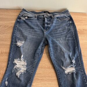 Judy Blue Distressed Cropped Jeans in Blue size 15/32